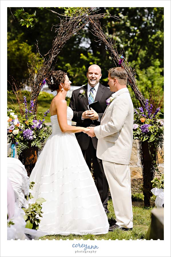 outdoor wedding ceremony at the spread eagle tavern