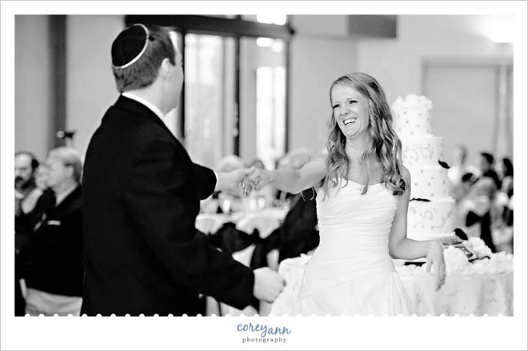 bride and groom first dance at landerhaven in ohio