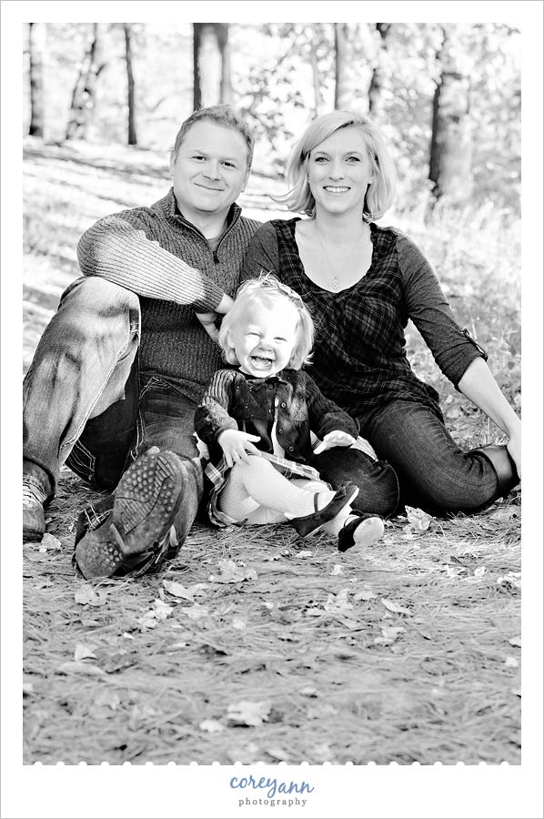 Lucic Family Portait autumn family portrait in northeast ohio