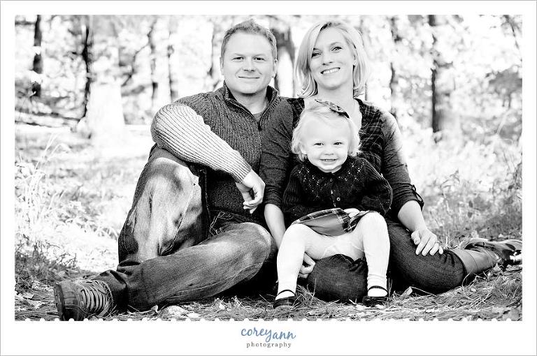 fall family portrait at virginia kendall park