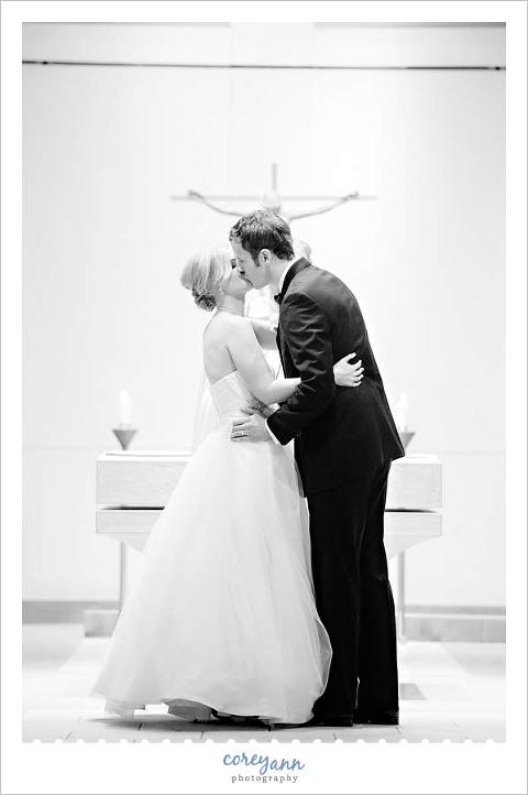 first kiss during catholic wedding ceremony