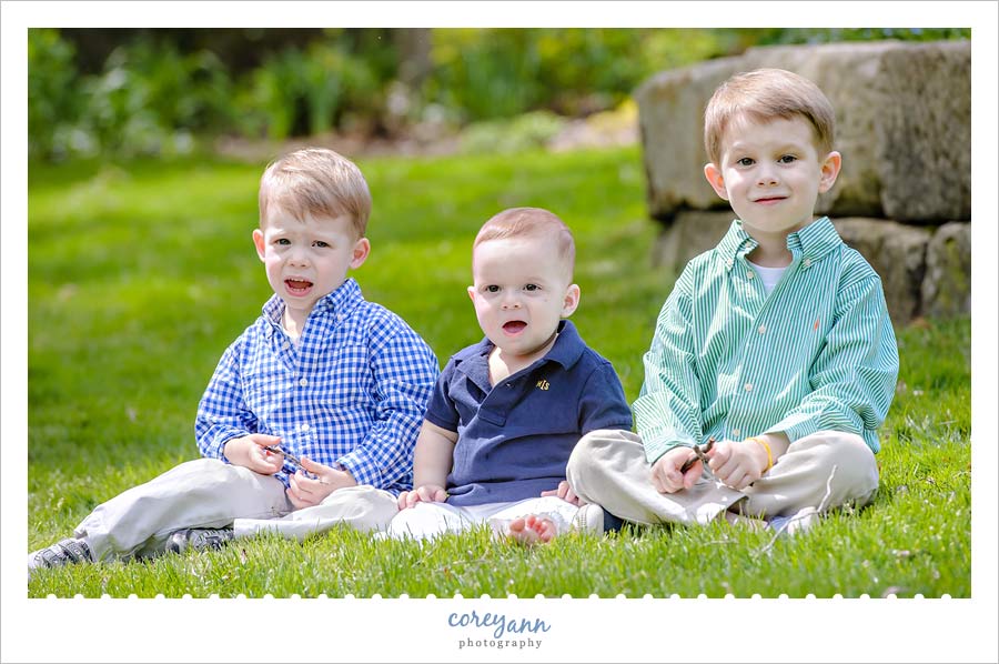 3 cousins in a family portrait in northeast ohio