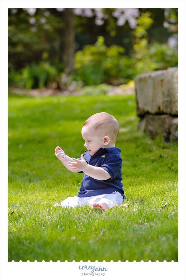 8 month old baby outdoor family portrait