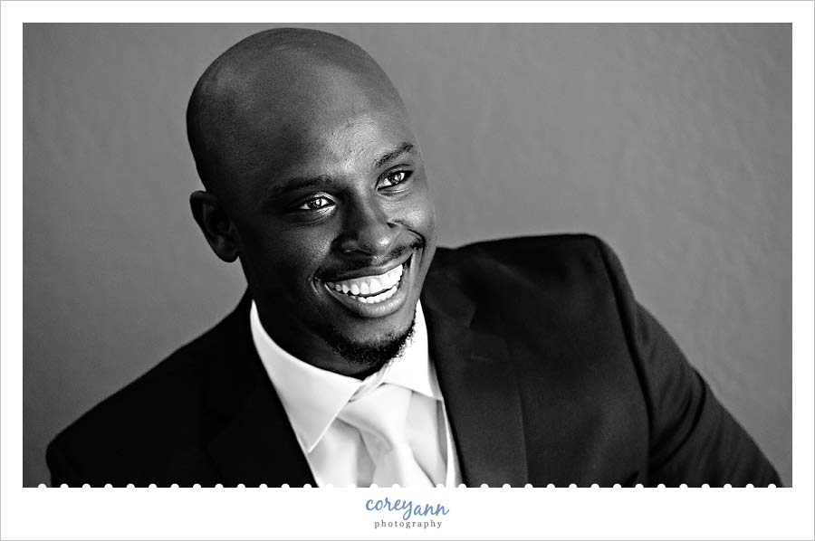 groom portrait in black and white