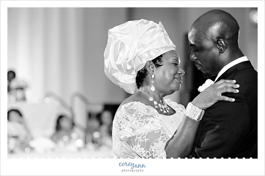 mother son dance to Mama by boyz ii men