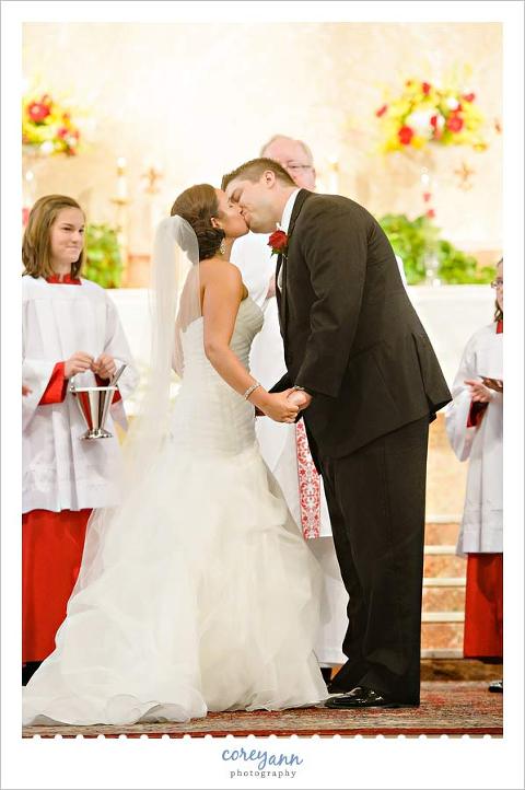 first kiss during wedding ceremony in cleveland ohio