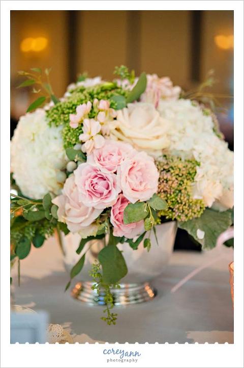 green white and pink wedding centerpieces