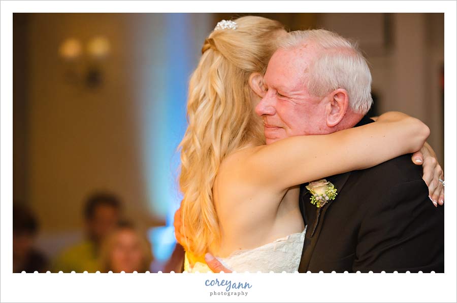 father and daughter dance at wedding in ohio