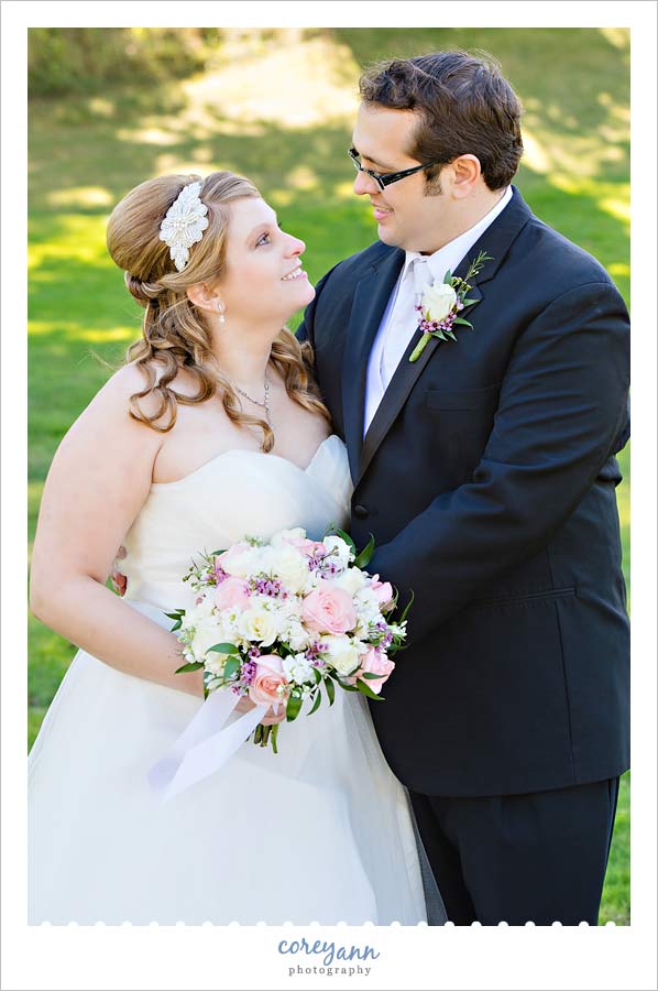 outdoor wedding portrait at westwood cc in rocky river