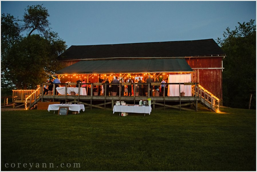 wedding at conrad botzum farmstead in cuyahoga valley national park