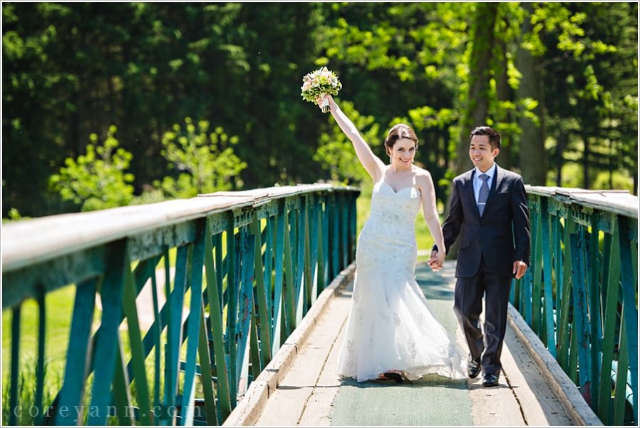 bride and groom wedding portraits at kirtland country club
