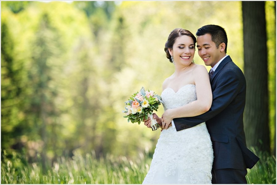 bride and groom wedding portraits at kirtland country club