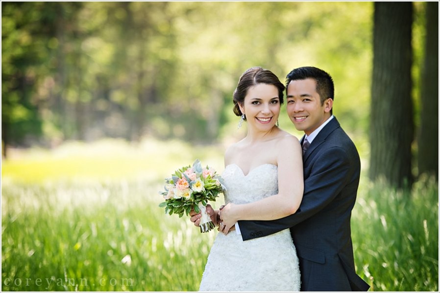 bride and groom wedding portraits at kirtland country club