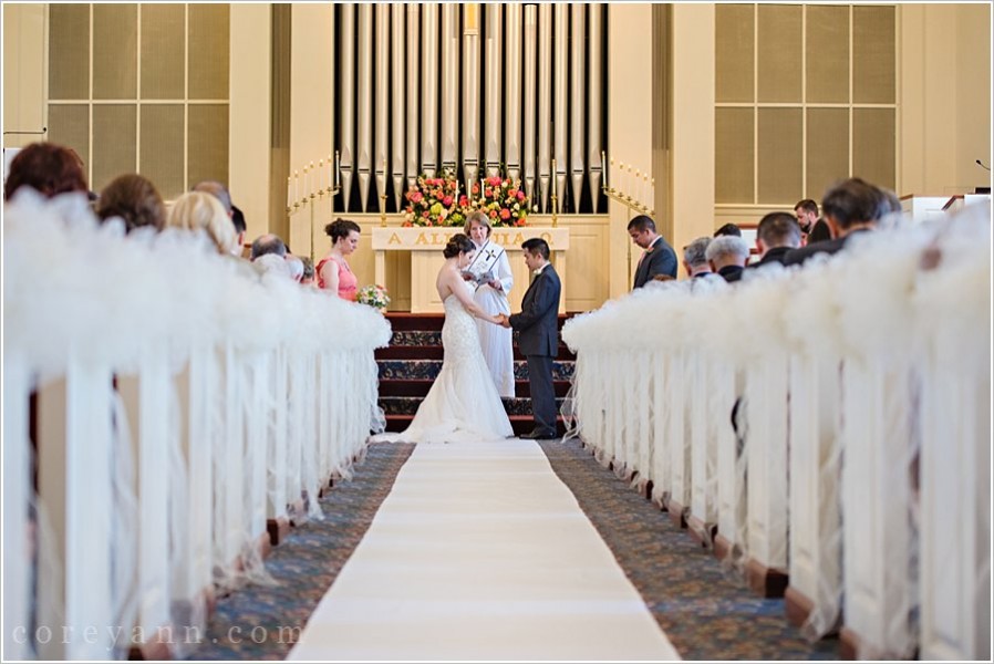 wedding ceremony at mentor united methodist church in ohio