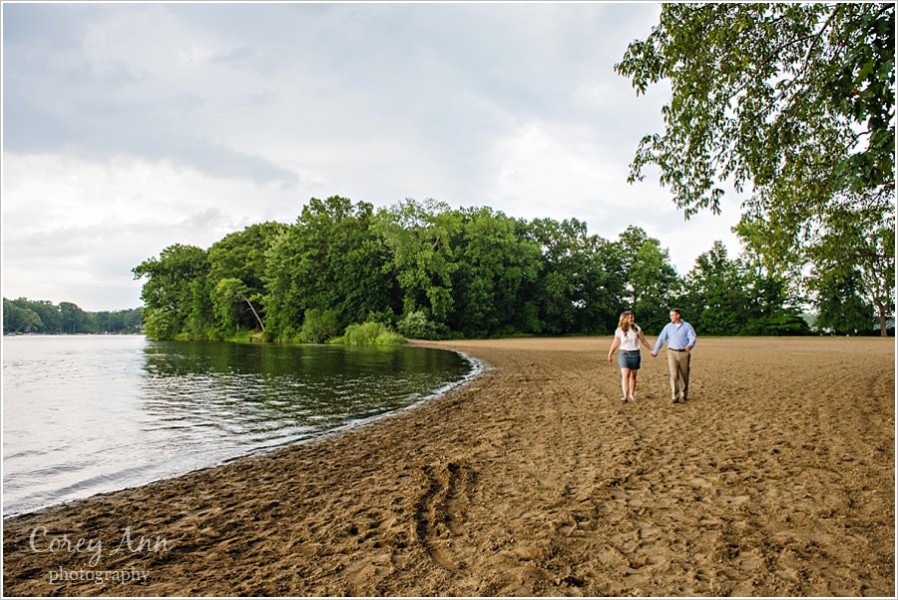 engagement session at turkeyfoot lake in akron ohio