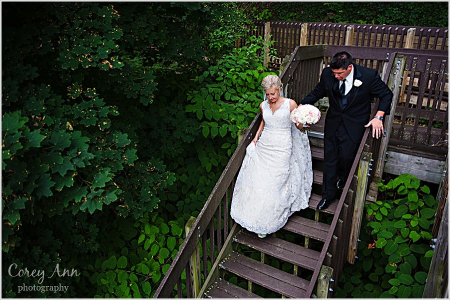 wedding portraits in fuller park in kent ohio