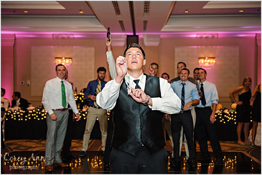 wedding reception at sheraton suites in cuyahoga falls