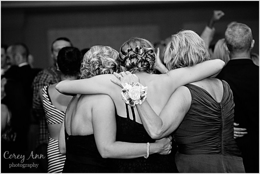 wedding reception at sheraton suites in cuyahoga falls