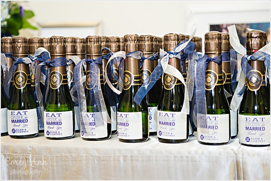 champagne split wedding favors