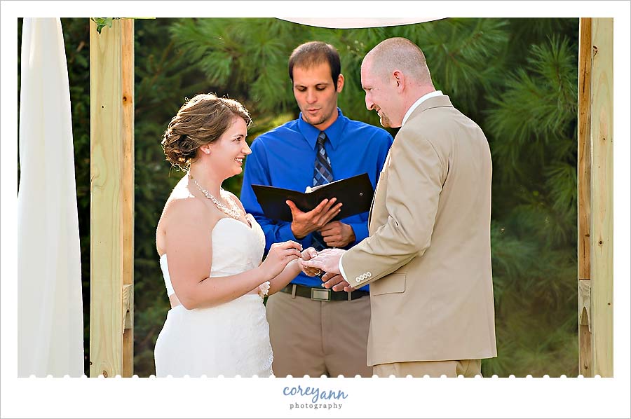 outdoor wedding ceremony in massillon ohio