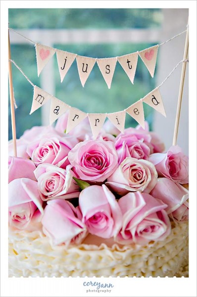 just married banner with pink roses cake topper