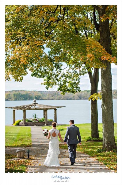 autumn wedding at the oaks lodge in ohio