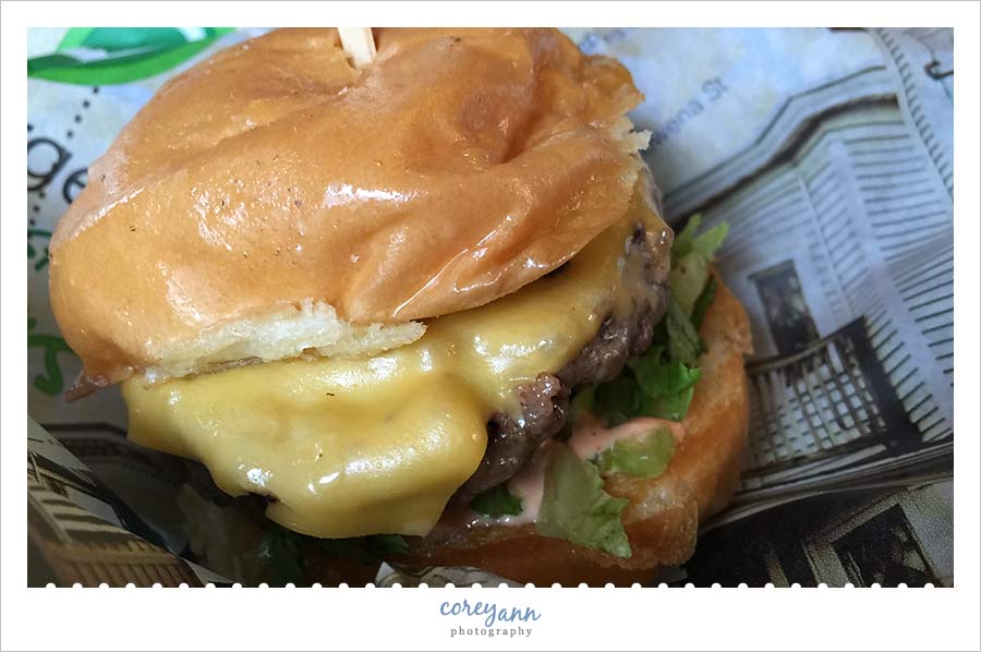 wahlburger-wahlburgers