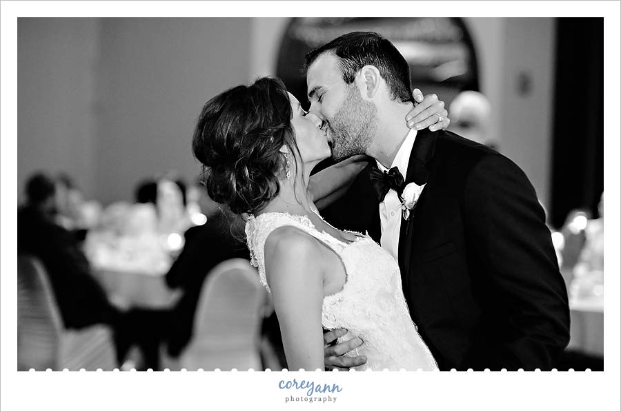 wedding reception at windows on the river in cleveland ohio