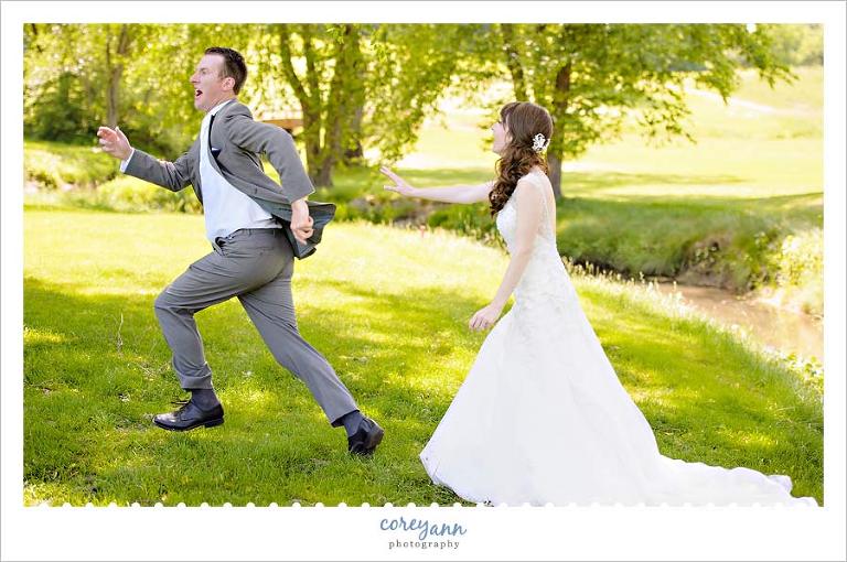 groom fake running away from bride