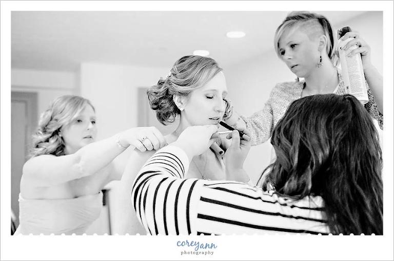 bride getting ready at portage country club in akron