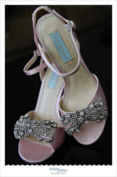 pink wedding shoes with rhinestone bows