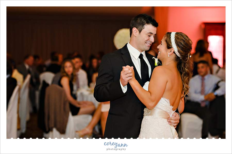 bride and groom first dance at lamalfa in mentor ohio