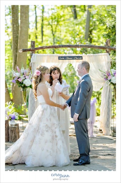 outdoor wedding ceremony in august at the tanglewood club in chagrin falls ohio