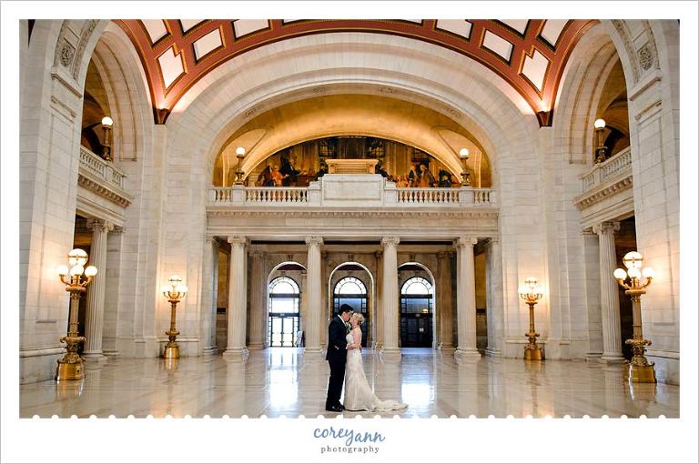 wedding picture at the old courthouse in cleveland ohio