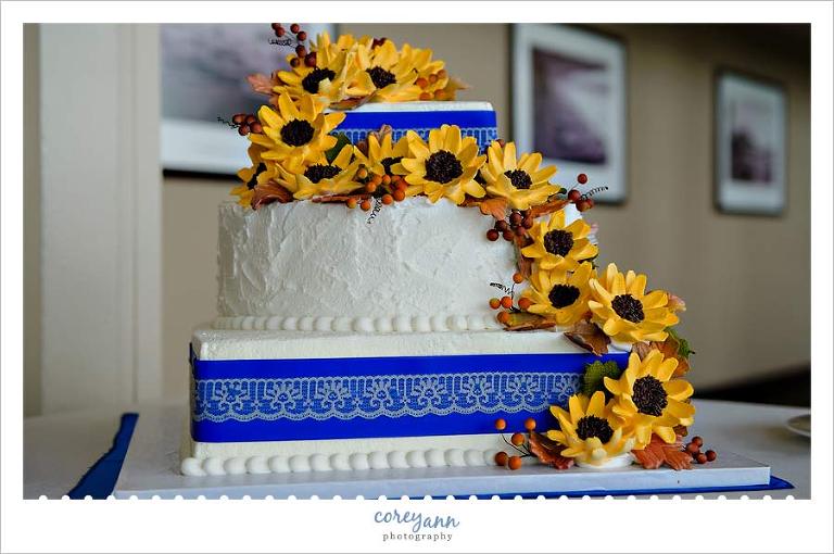 yellow sunflower wedding cake