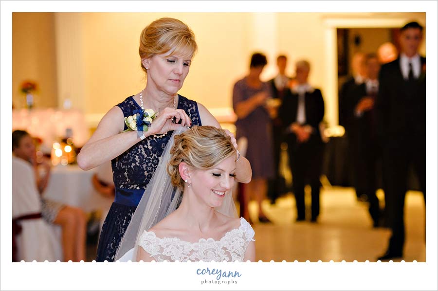 polish wedding tradition of bride's mom removing veil 