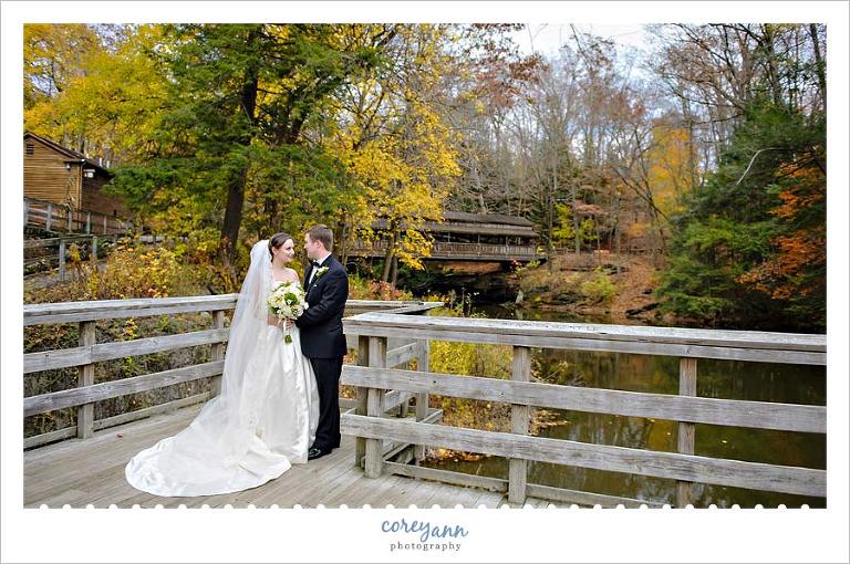 fall foliage wedding pictures in ohio