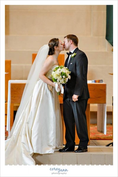 first kiss during wedding ceremony at st charles