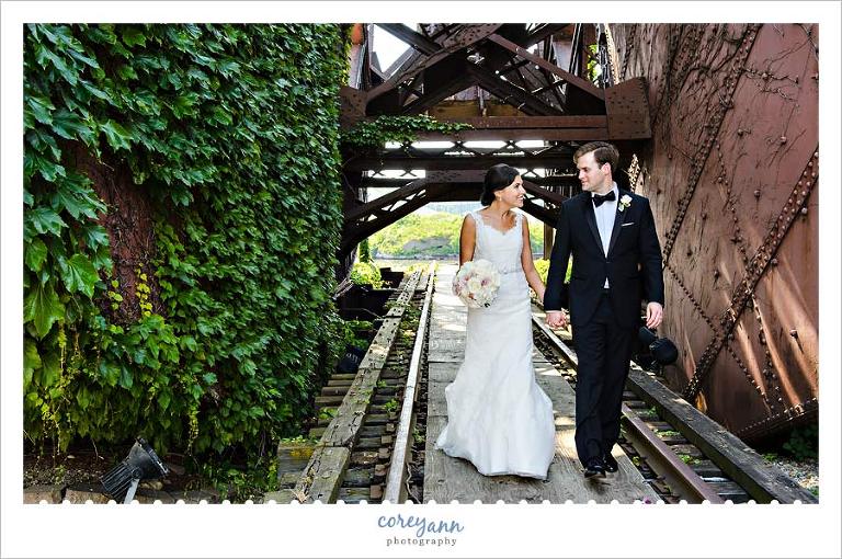 Shooters Bridge Wedding Picture in Cleveland Ohio