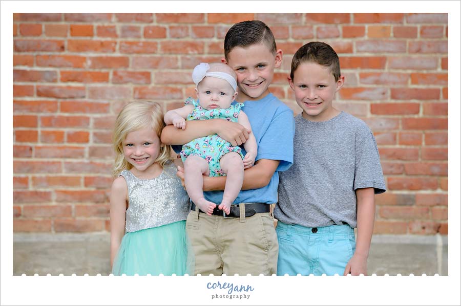 boettler park in green family portrait session
