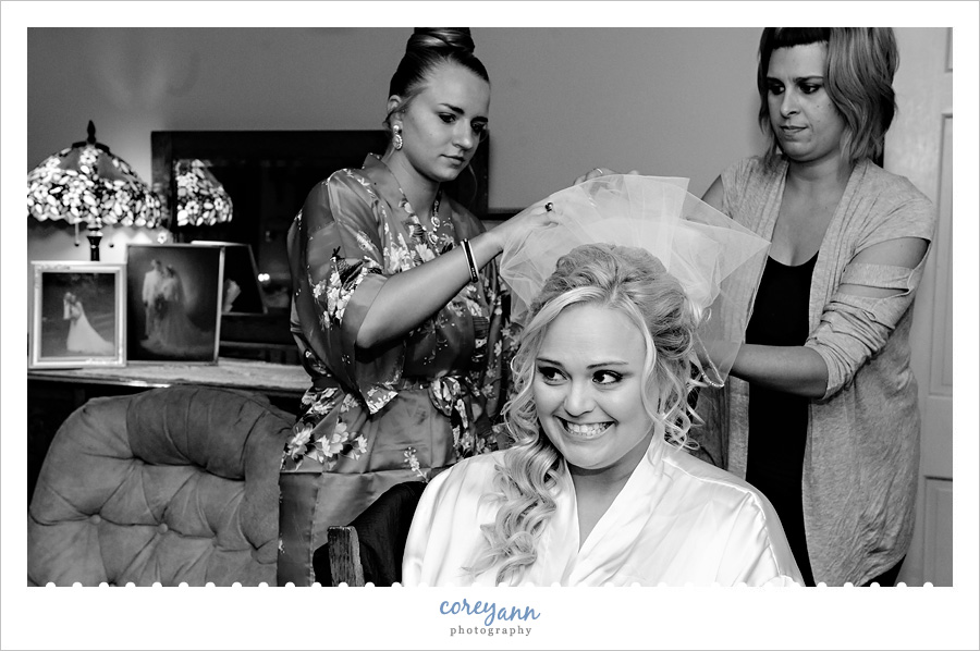 bride getting ready for wedding in Ohio