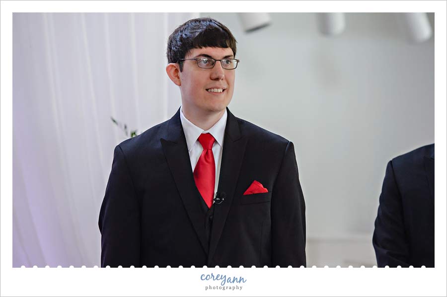 groom seeing bride for first time