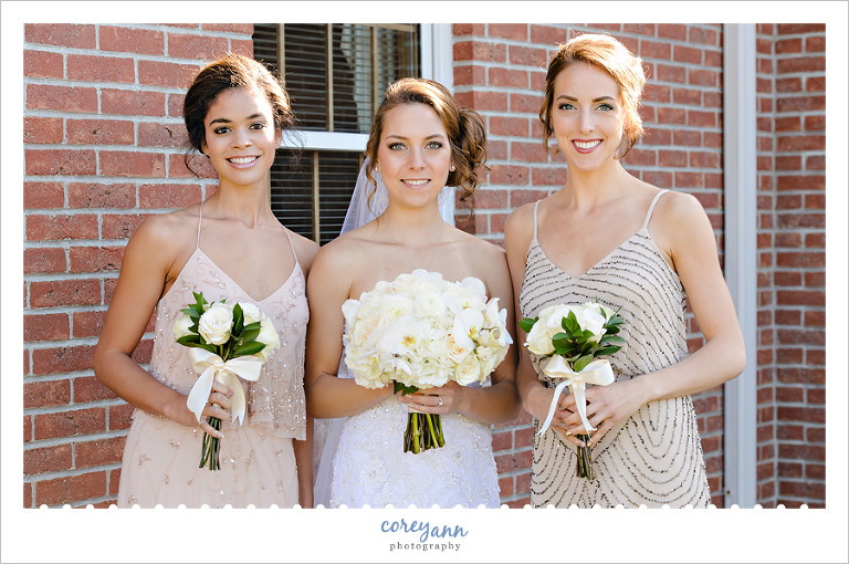 Bride and Bridemaids outside of Lousiville Church of Christ