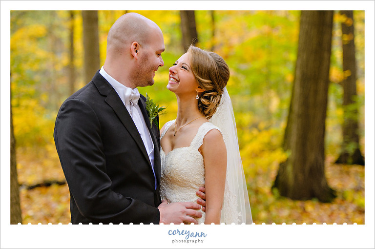 Wedding photo in October in Youngstown Ohio