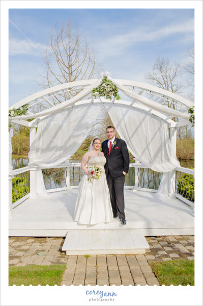 Country Cottage & Gardens Wedding in April