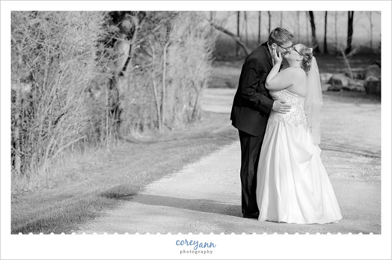Country Cottage & Gardens Wedding in April