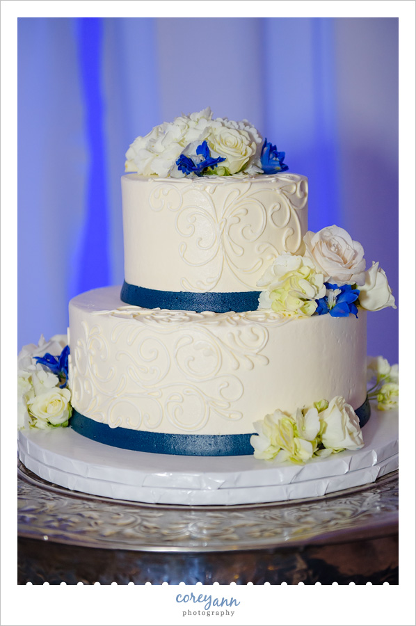 White Flower Cake Shoppe Wedding Cake