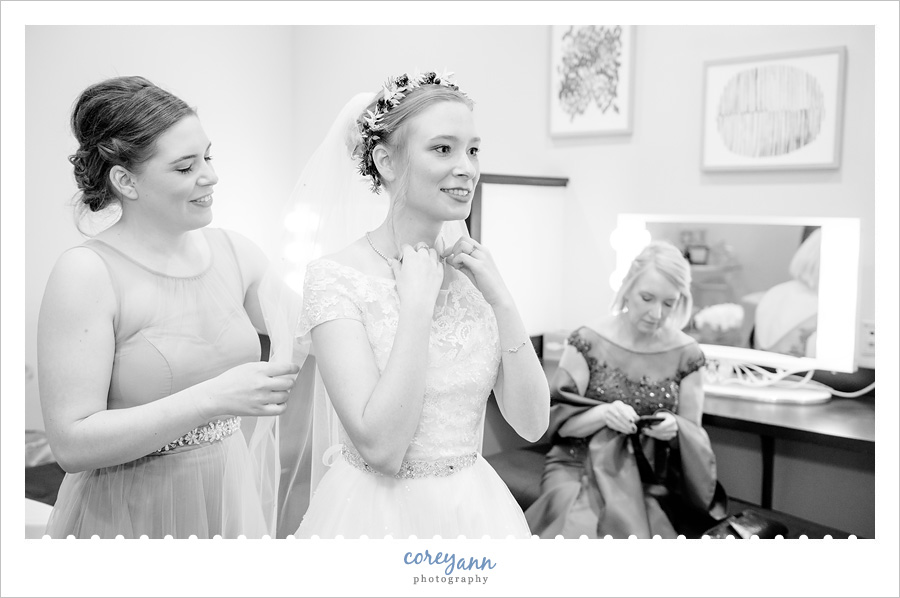 Bride getting ready for wedding at the Cleveland Hyatt Arcade