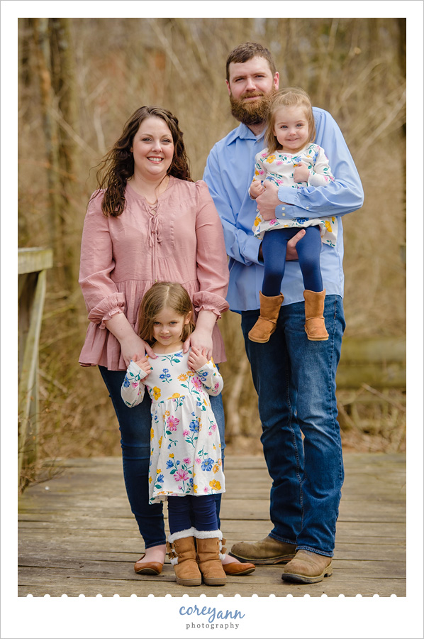 Winter family session at Boettler Park in Green