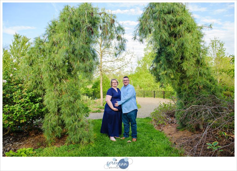 Spring Maternity Session at Seacrest Arboretum